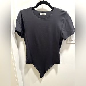 Aritzia Babaton Contour short sleeve bodysuit. #aritzia